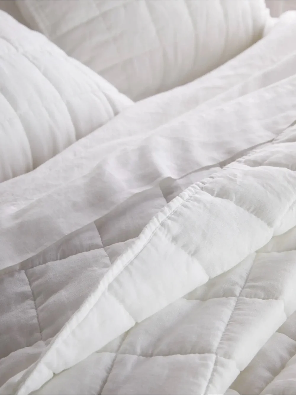 NWT Quince European Linen Box Quilt, King/Cal King (White)